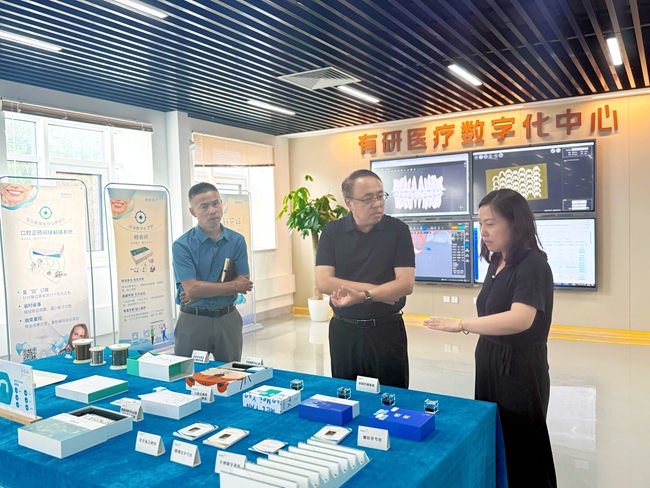 中国有研党委委员、纪委书记唐学智到有研医疗调研